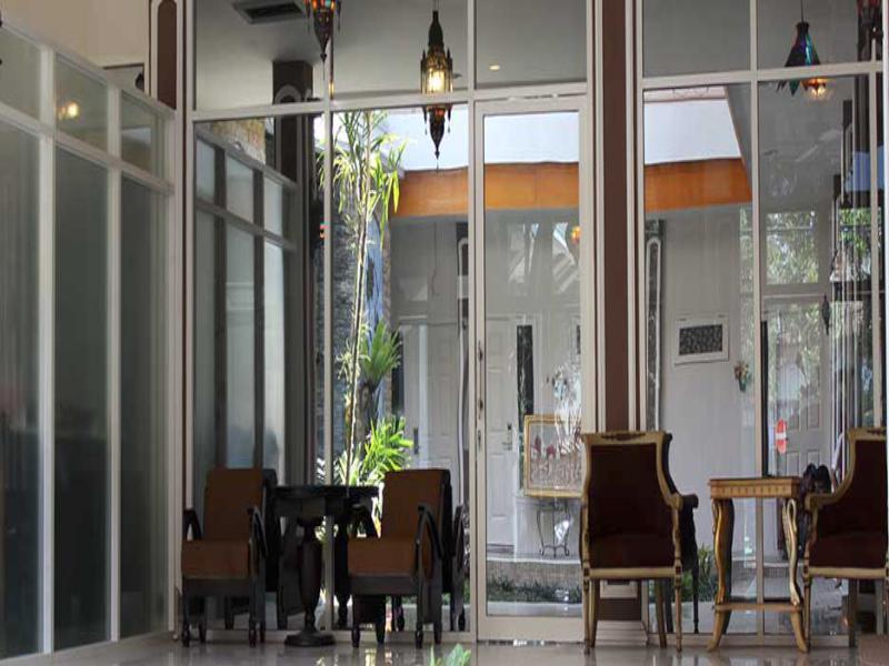 Mojokerto Classic Homestay Eksteriør bilde